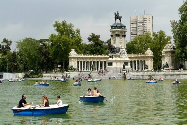Retiro Park Guided Walking Tour